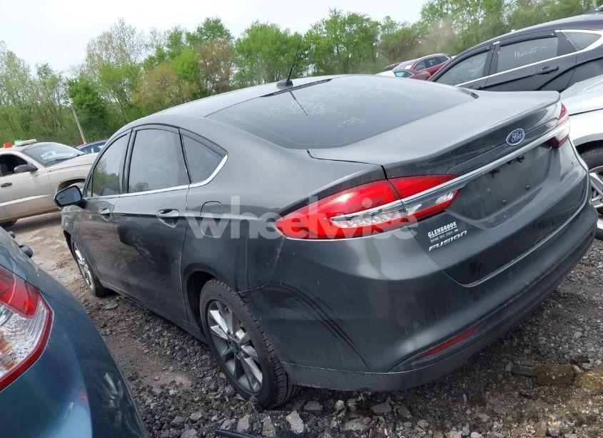 Photo 3 of 2017 Ford Fusion SE (VIN 3FA6P0H74HR125124)