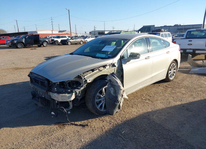 Photo 2 of 2017 Ford Fusion SE (VIN 3FA6P0H74HR145132)