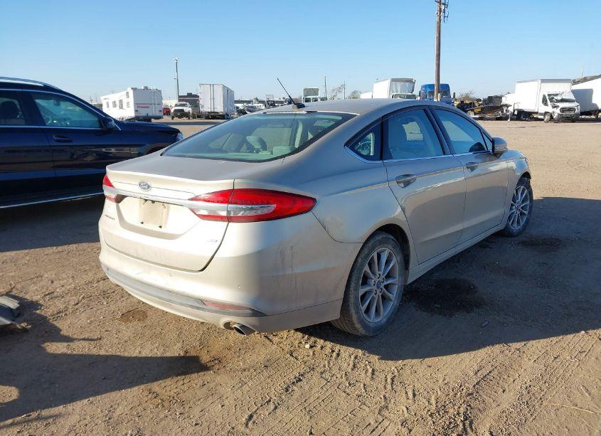 Photo 3 of 2017 Ford Fusion SE (VIN 3FA6P0H74HR145132)