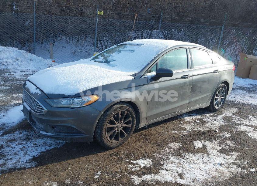 Photo 2 of 2017 Ford Fusion SE (VIN 3FA6P0H74HR248387)