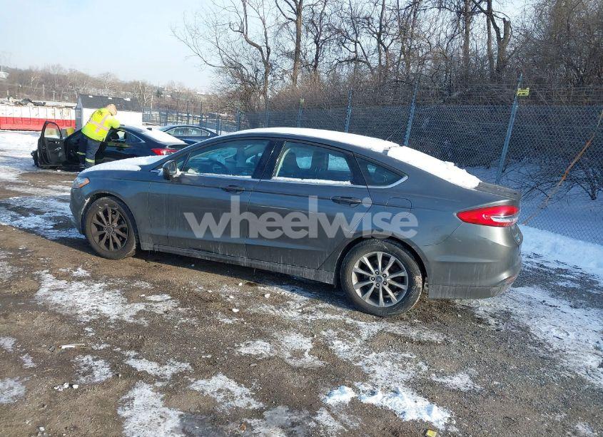 Photo 3 of 2017 Ford Fusion SE (VIN 3FA6P0H74HR248387)