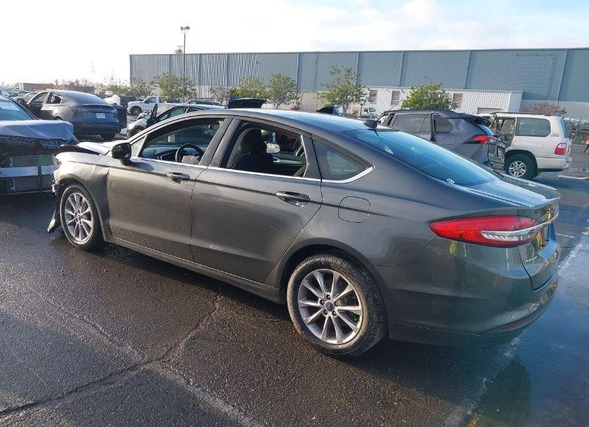 Photo 3 of 2017 Ford Fusion SE (VIN 3FA6P0H74HR276965)