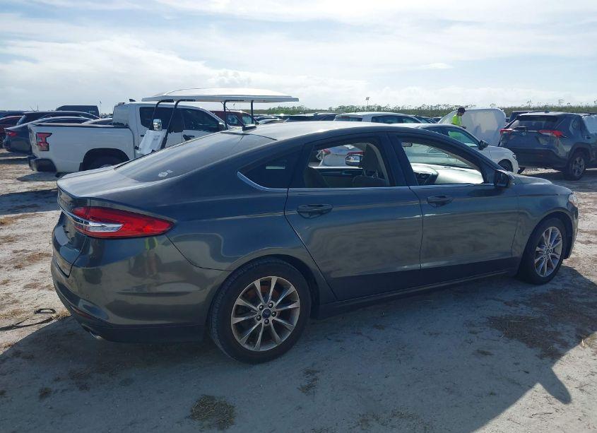 Photo 4 of 2017 Ford Fusion SE (VIN 3FA6P0H74HR281874)