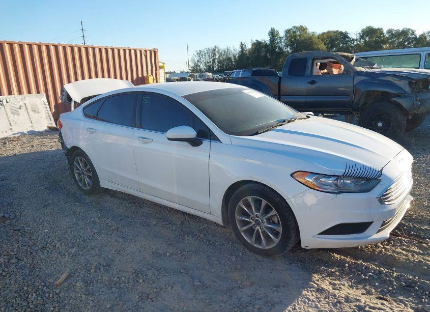 2017 Ford Fusion SE (VIN 3FA6P0H74HR355732) main photo