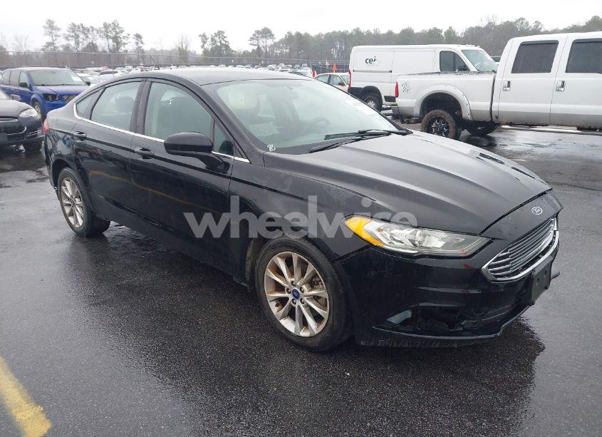 2017 Ford Fusion SE (VIN 3FA6P0H74HR372272) main photo
