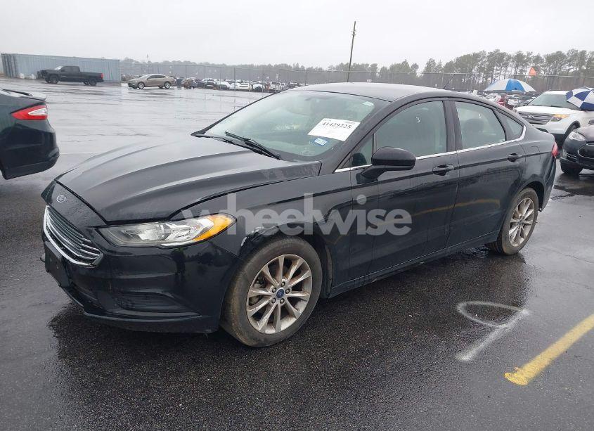 Photo 2 of 2017 Ford Fusion SE (VIN 3FA6P0H74HR372272)
