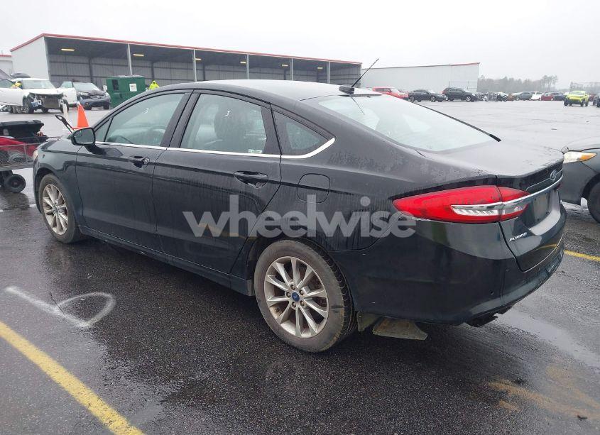 Photo 3 of 2017 Ford Fusion SE (VIN 3FA6P0H74HR372272)