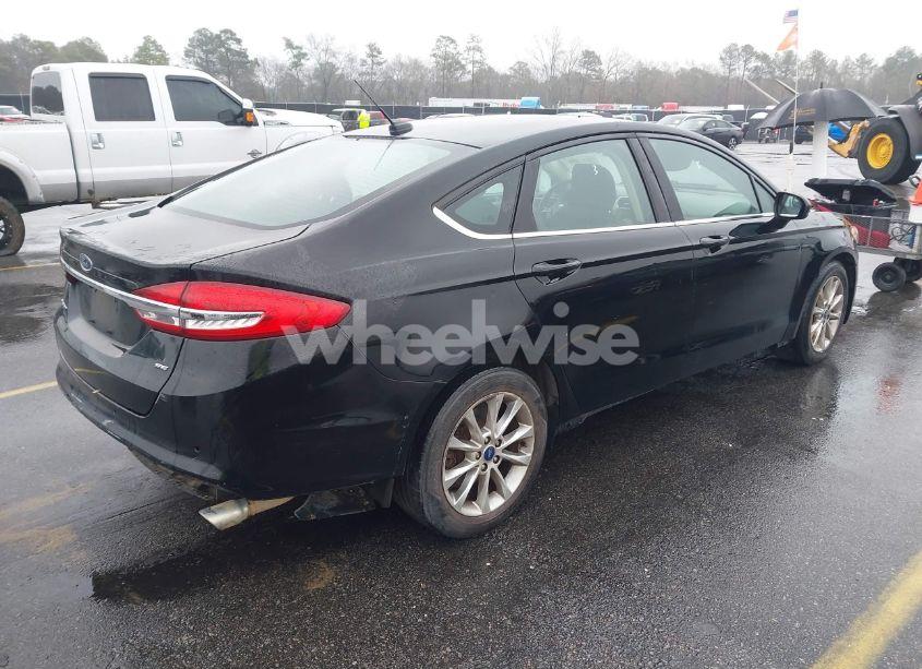 Photo 4 of 2017 Ford Fusion SE (VIN 3FA6P0H74HR372272)