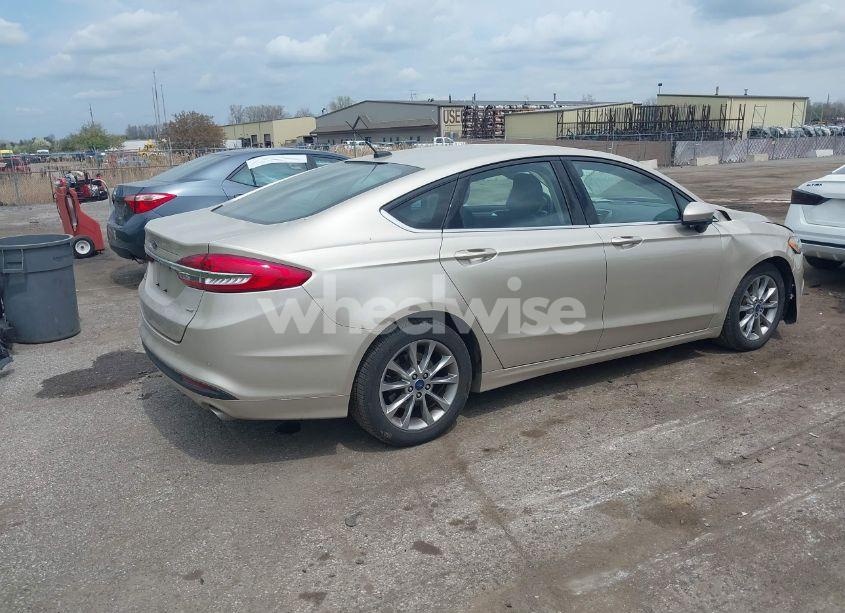 Photo 4 of 2017 Ford Fusion SE (VIN 3FA6P0H74HR395535)