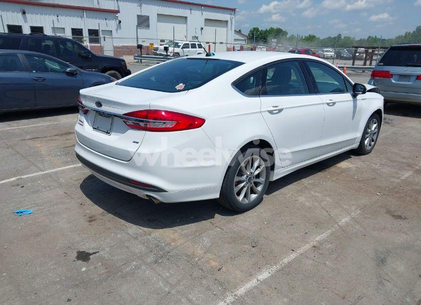 Photo 4 of 2017 Ford Fusion SE (VIN 3FA6P0H74HR398290)