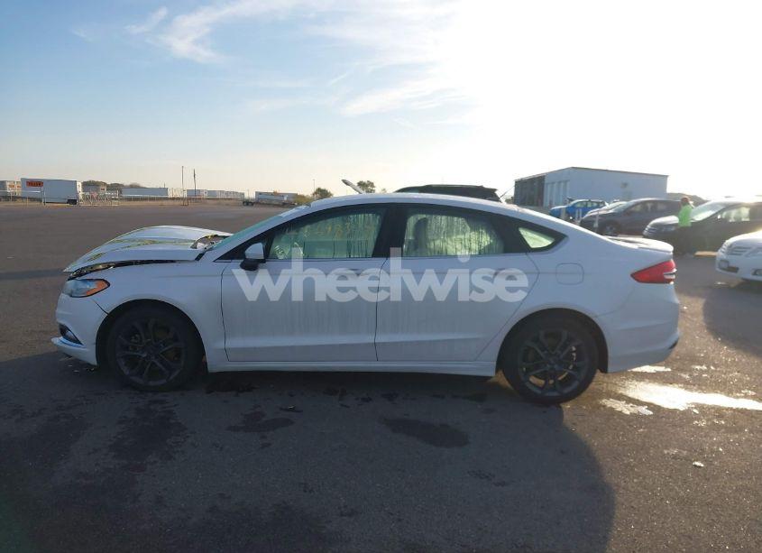 Photo 15 of 2018 Ford Fusion SE (VIN 3FA6P0H74JR107390)