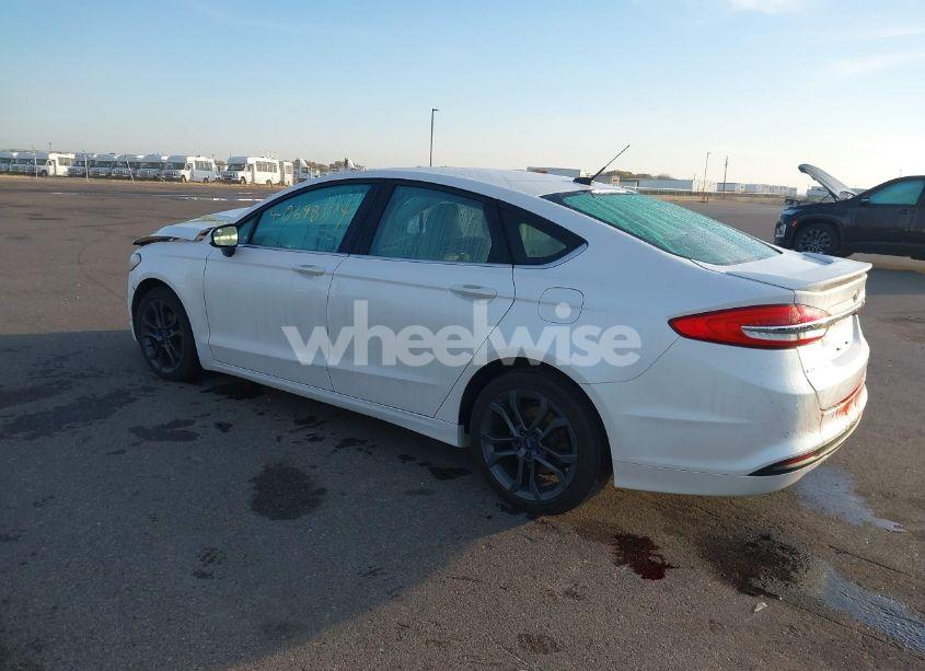 Photo 3 of 2018 Ford Fusion SE (VIN 3FA6P0H74JR107390)