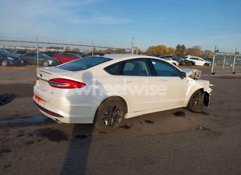 Photo 4 of 2018 Ford Fusion SE (VIN 3FA6P0H74JR107390)
