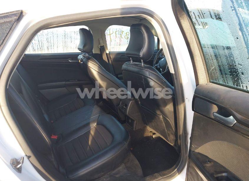 Photo 8 of 2018 Ford Fusion SE (VIN 3FA6P0H74JR107390)