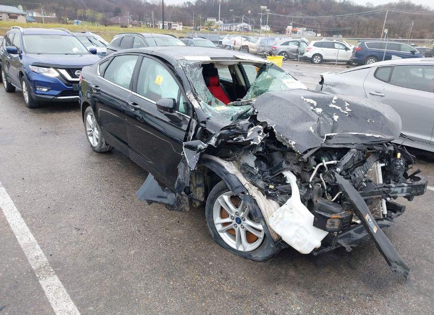 2018 Ford Fusion SE (VIN 3FA6P0H74JR142611) main photo