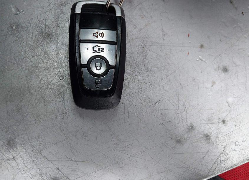 Photo 11 of 2018 Ford Fusion SE (VIN 3FA6P0H74JR142611)