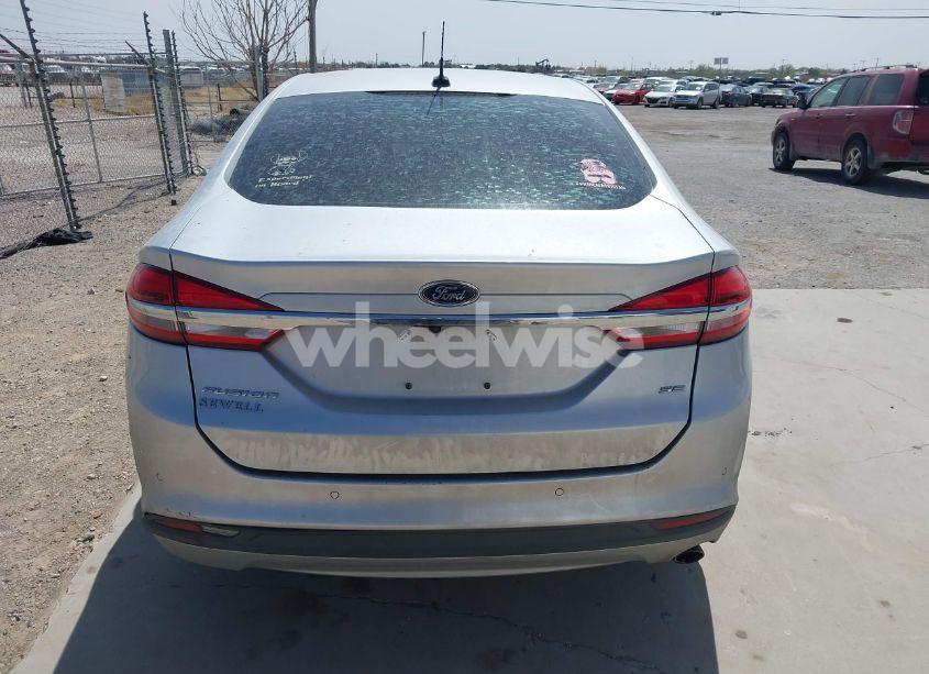 Photo 14 of 2018 Ford Fusion SE (VIN 3FA6P0H74JR145041)