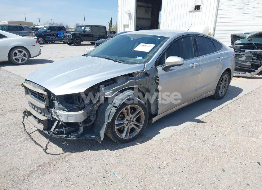 Photo 2 of 2018 Ford Fusion SE (VIN 3FA6P0H74JR145041)