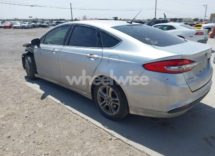 Photo 3 of 2018 Ford Fusion SE (VIN 3FA6P0H74JR145041)