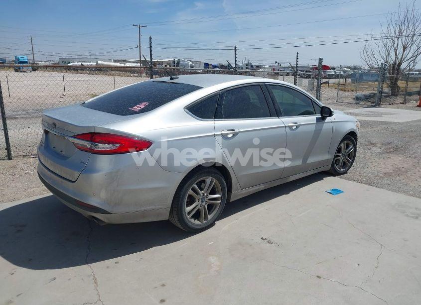 Photo 4 of 2018 Ford Fusion SE (VIN 3FA6P0H74JR145041)