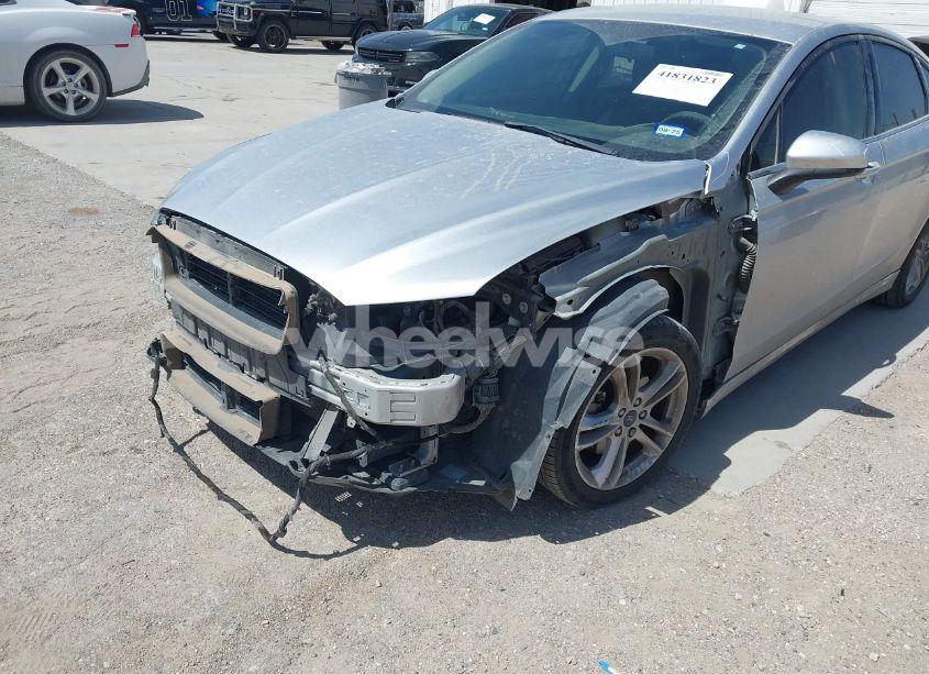Photo 5 of 2018 Ford Fusion SE (VIN 3FA6P0H74JR145041)