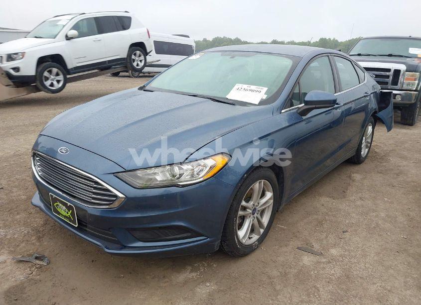 Photo 2 of 2018 Ford Fusion SE (VIN 3FA6P0H74JR226458)