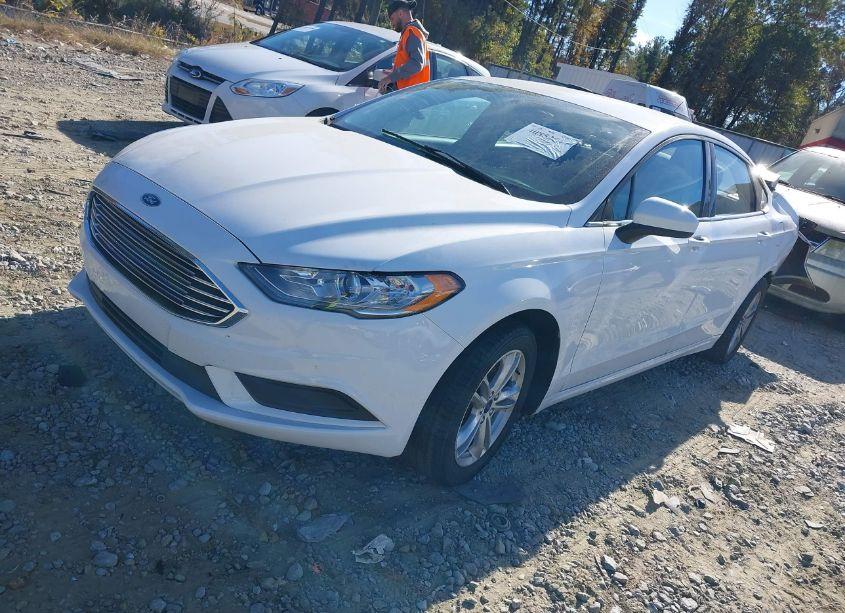 Photo 2 of 2018 Ford Fusion SE (VIN 3FA6P0H74JR277989)