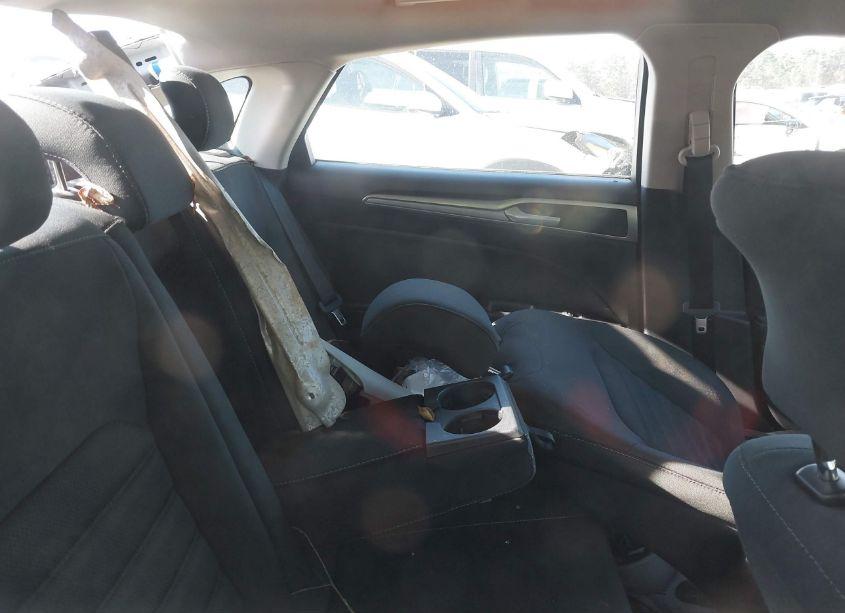 Photo 8 of 2018 Ford Fusion SE (VIN 3FA6P0H74JR277989)