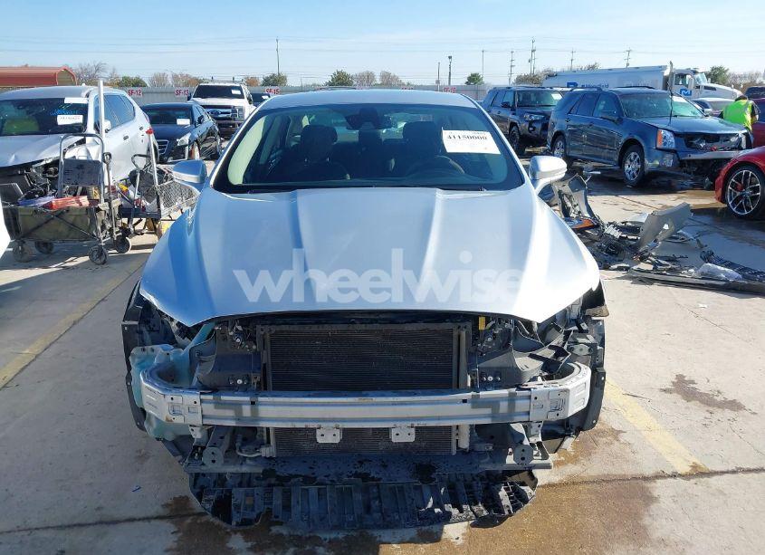 Photo 13 of 2018 Ford Fusion SE (VIN 3FA6P0H74JR279192)