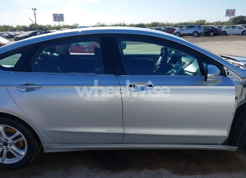 Photo 14 of 2018 Ford Fusion SE (VIN 3FA6P0H74JR279192)