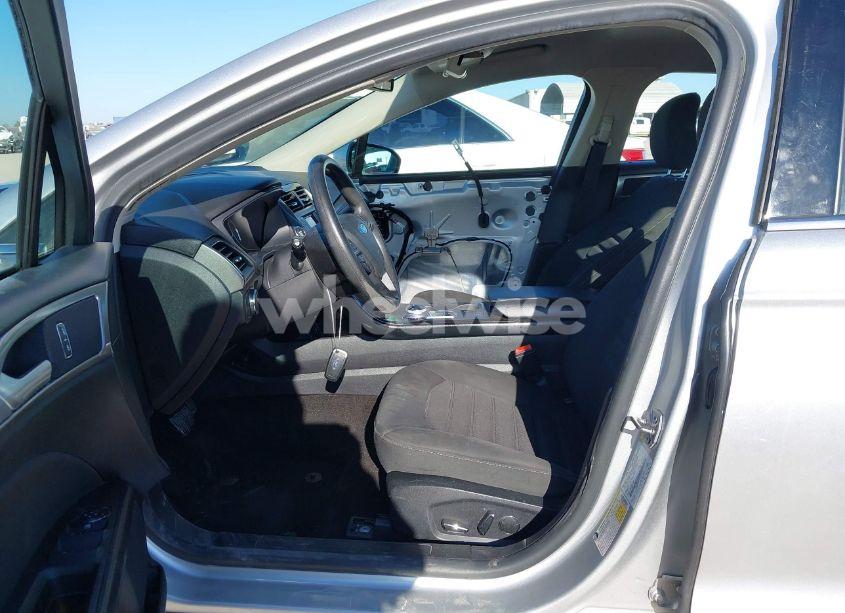 Photo 5 of 2018 Ford Fusion SE (VIN 3FA6P0H74JR279192)