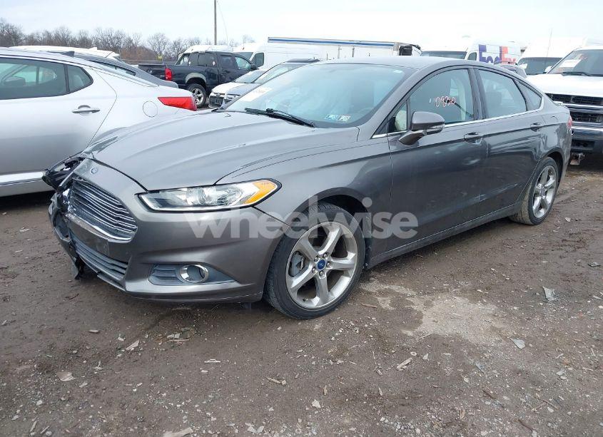 Photo 2 of 2013 Ford Fusion SE (VIN 3FA6P0H75DR240244)