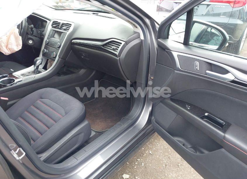 Photo 5 of 2013 Ford Fusion SE (VIN 3FA6P0H75DR240244)