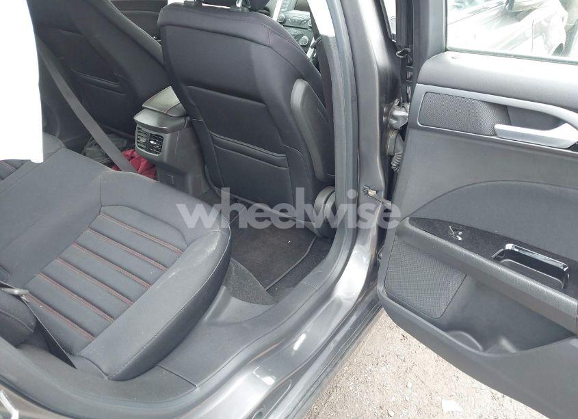 Photo 8 of 2013 Ford Fusion SE (VIN 3FA6P0H75DR240244)