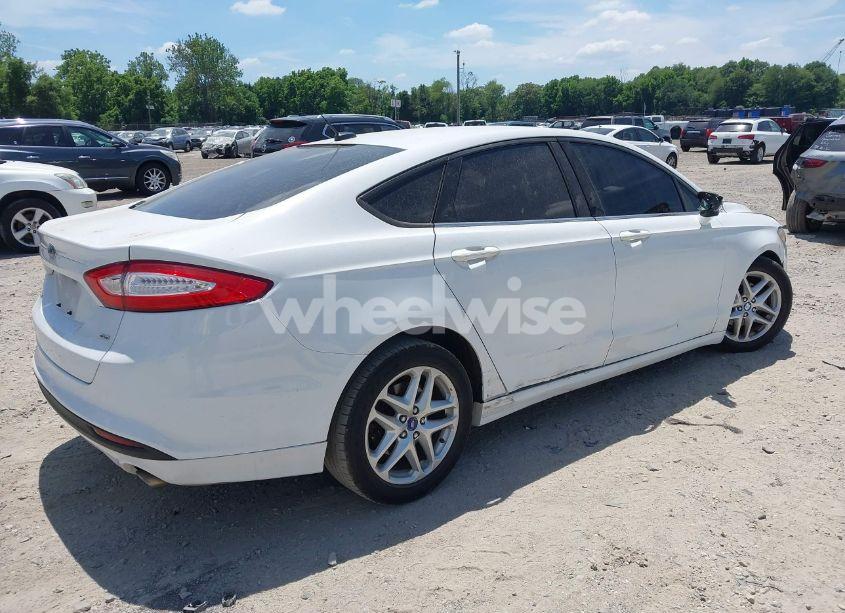 Photo 4 of 2013 Ford Fusion SE (VIN 3FA6P0H75DR274426)