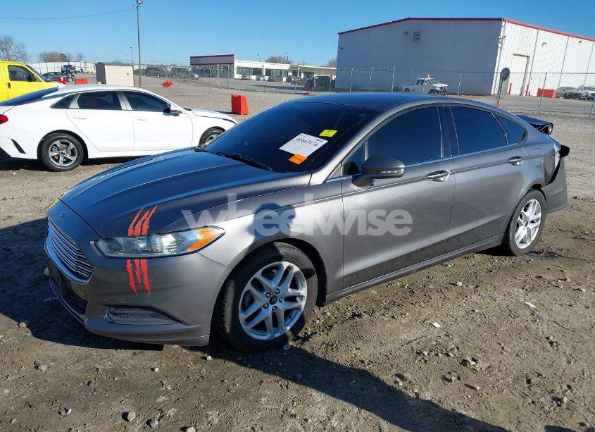 Photo 2 of 2013 Ford Fusion SE (VIN 3FA6P0H75DR346905)