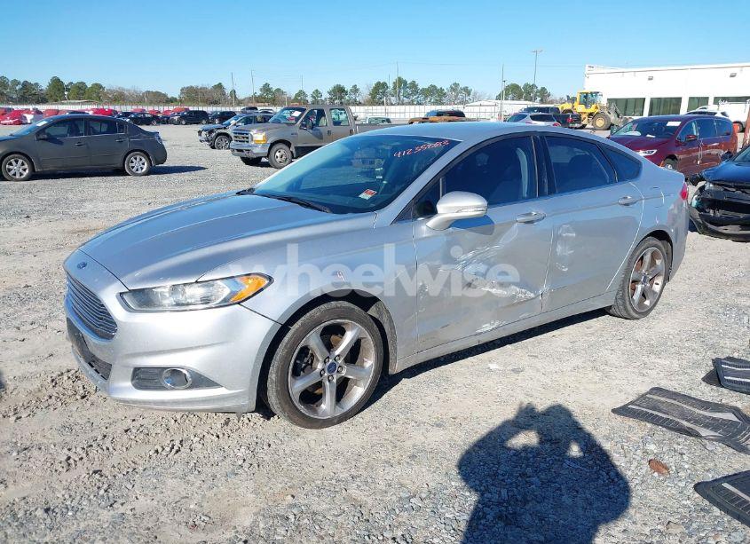 Photo 2 of 2013 Ford Fusion SE (VIN 3FA6P0H75DR367477)