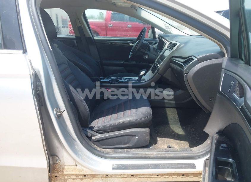 Photo 5 of 2013 Ford Fusion SE (VIN 3FA6P0H75DR369729)