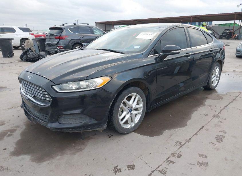 Photo 2 of 2013 Ford Fusion SE (VIN 3FA6P0H75DR378592)