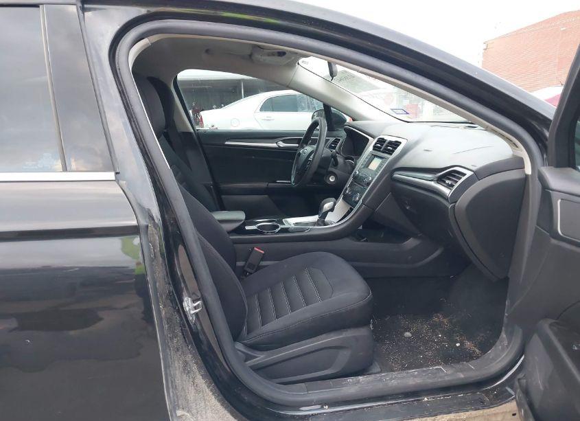 Photo 5 of 2013 Ford Fusion SE (VIN 3FA6P0H75DR378592)