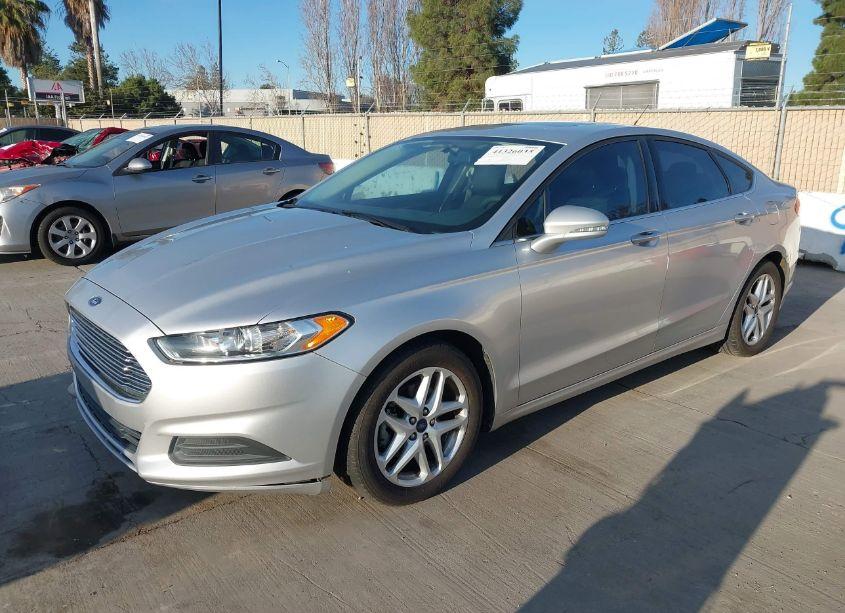Photo 2 of 2014 Ford Fusion SE (VIN 3FA6P0H75ER137018)