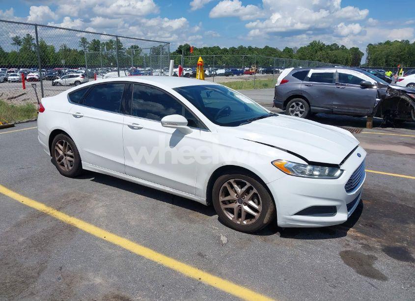 2014 Ford Fusion SE (VIN 3FA6P0H75ER272600) main photo