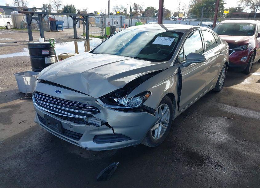 Photo 2 of 2015 Ford Fusion SE (VIN 3FA6P0H75FR105851)