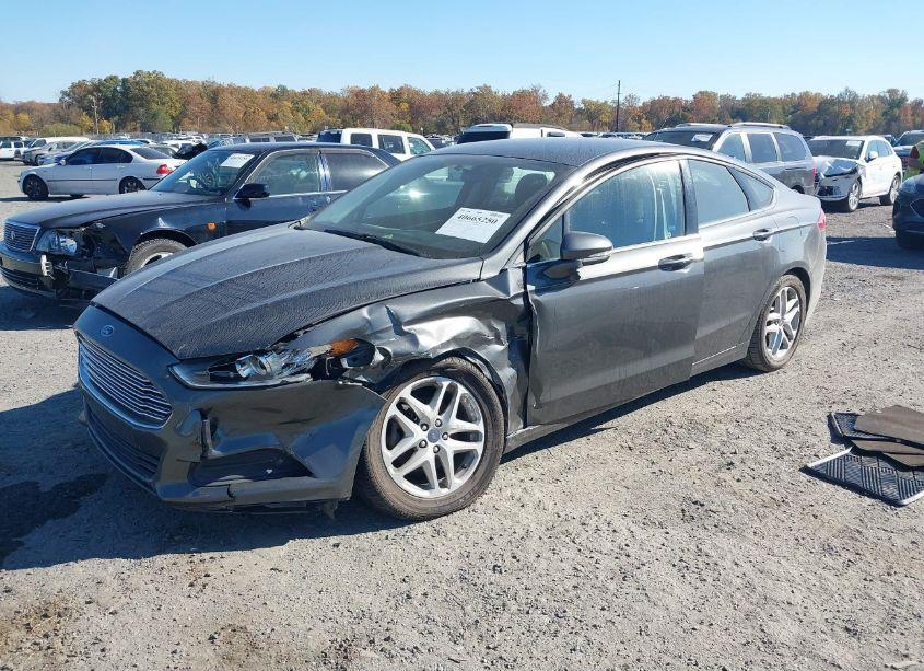 Photo 2 of 2015 Ford Fusion SE (VIN 3FA6P0H75FR277894)