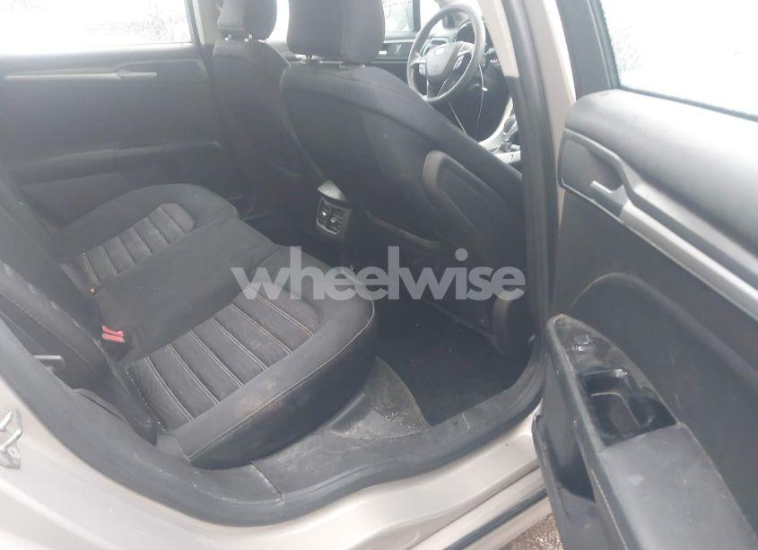 Photo 8 of 2016 Ford Fusion SE (VIN 3FA6P0H75GR106287)