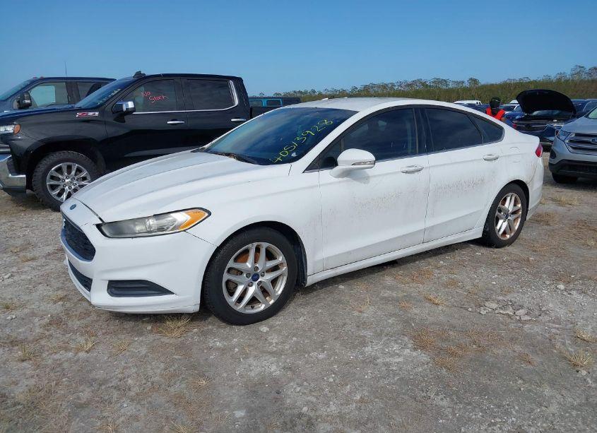 Photo 2 of 2016 Ford Fusion SE (VIN 3FA6P0H75GR121405)