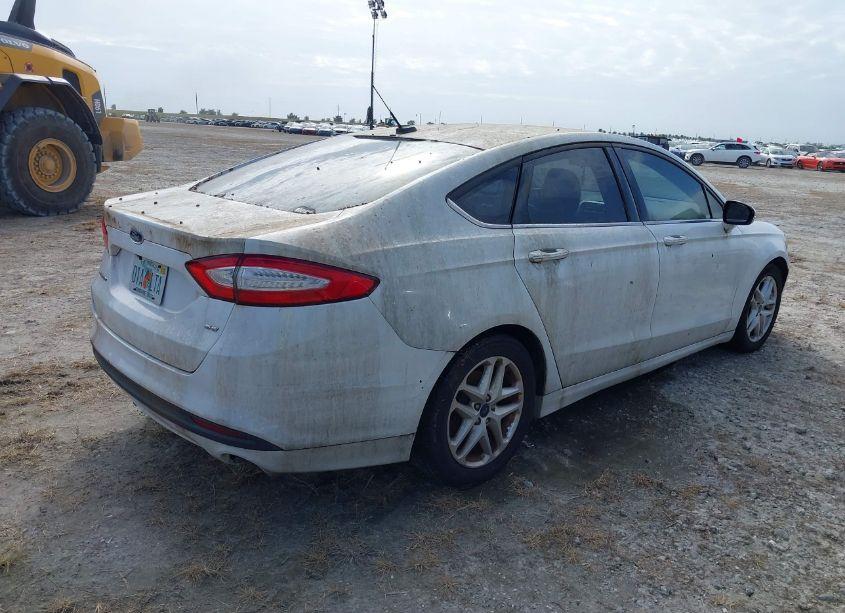 Photo 4 of 2016 Ford Fusion SE (VIN 3FA6P0H75GR121405)
