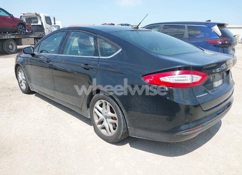 Photo 3 of 2016 Ford Fusion SE (VIN 3FA6P0H75GR125230)