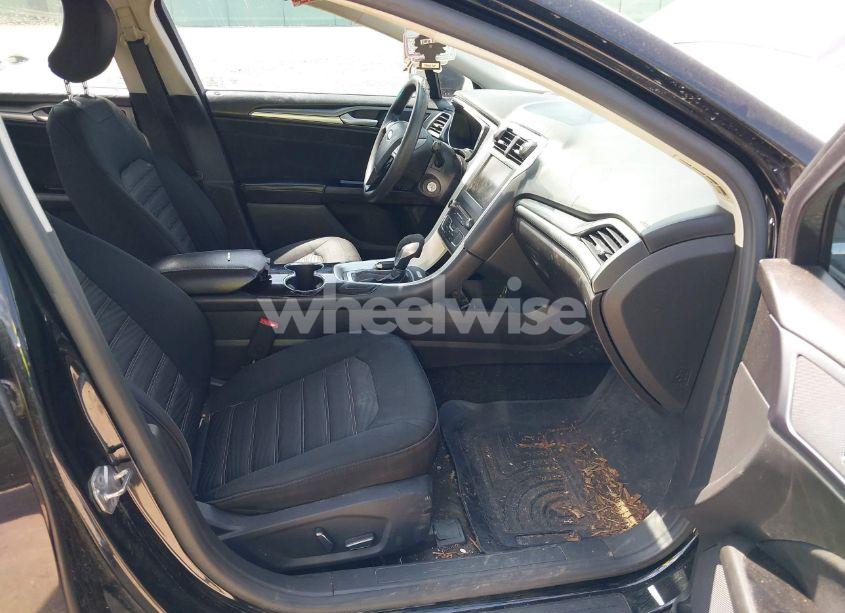 Photo 5 of 2016 Ford Fusion SE (VIN 3FA6P0H75GR125230)