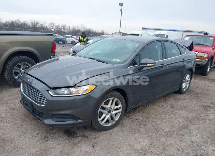 Photo 2 of 2016 Ford Fusion SE (VIN 3FA6P0H75GR130749)